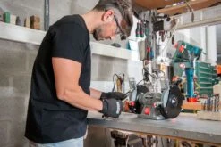 Powerplus POWE80080 Bankslijpmolen - 150W - 150mm -Home gereedschap 110c9b55cb4e5cddbbde5f23d0cb35a7