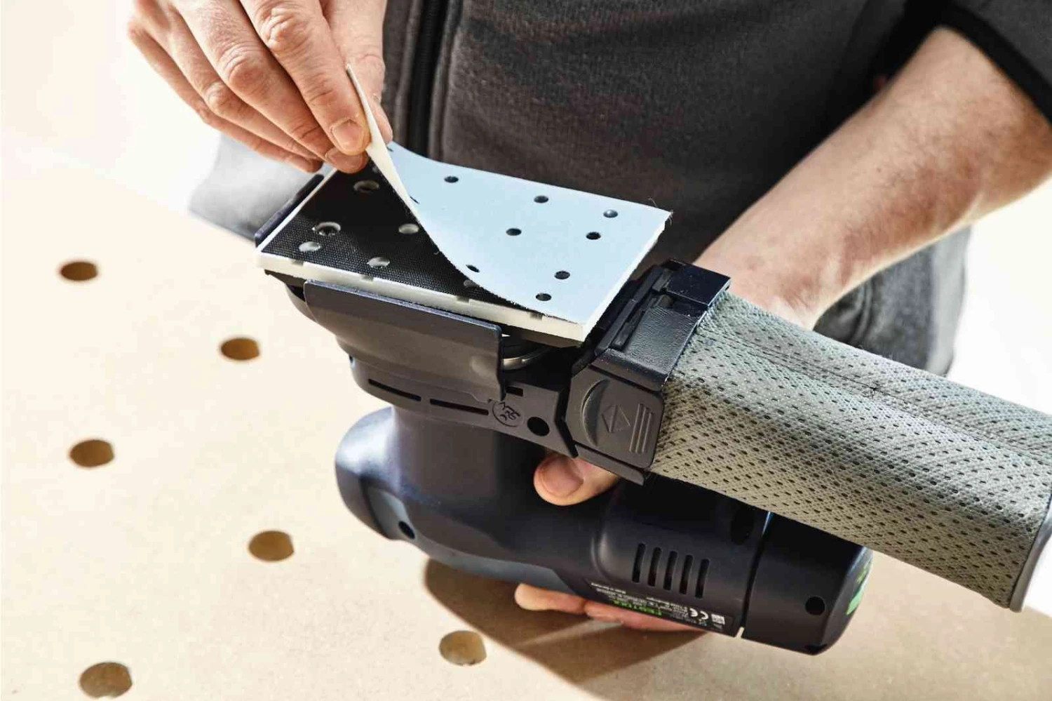 Festool RTSC 400-Basic 18V Li-Ion Accu Vlakschuurmachine Body - 80 X 130mm - Koolborstelloos - 576347 2 Festool RTSC 400-Basic 18V Li-Ion Accu Vlakschuurmachine Body - 80 X 130mm - Koolborstelloos - 576347 - Afbeelding 2