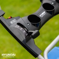 Hyundai 57024 Benzine Grasmaaier - 196cc - 4-takt - Elektrische Start 17 Hyundai 57024 Benzine Grasmaaier - 196cc - 4-takt - Elektrische Start -Home gereedschap 1e2ff2f778129e3812bb98781c4d669a