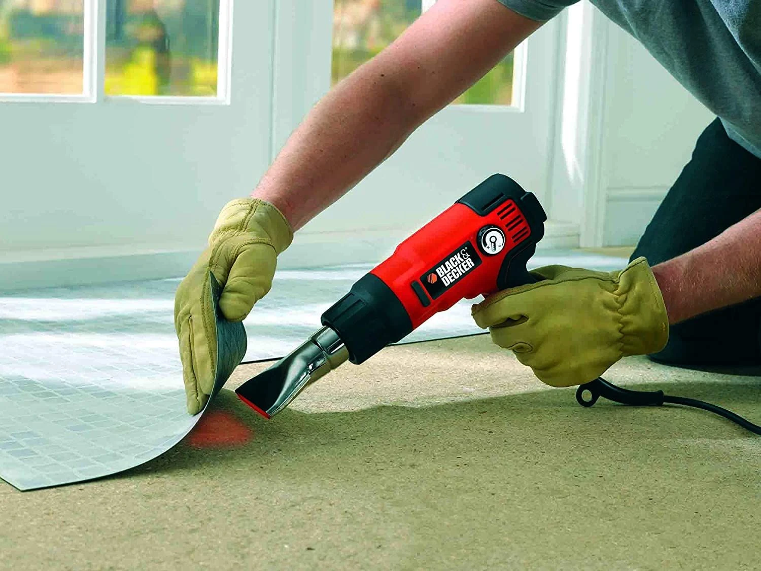 Black & Decker Black+Decker KX2200K Heteluchtpistool Incl. Accessoires In Koffer - 2000W 2 Black & Decker Black+Decker KX2200K Heteluchtpistool Incl. Accessoires In Koffer - 2000W - Afbeelding 2