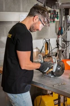 Powerplus POWE80080 Bankslijpmolen - 150W - 150mm -Home gereedschap 39dcf399770f6c216e9578e15d241030