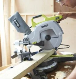 Ryobi EMS254L Afkortzaag Met Laser - 2000W - 254mm - 5133001202 -Home gereedschap 3ec9e853a9200e7969e691c9466d7c91