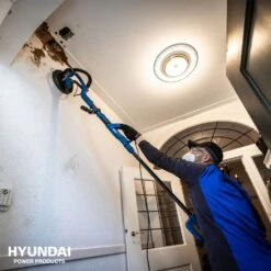 Hyundai 56478 Wand-/plafondschuurmachine Met LED-verlichting - 750W - 225mm 7 Hyundai 56478 Wand-/plafondschuurmachine Met LED-verlichting - 750W - 225mm -Home gereedschap 499c12353c8ec2c28c5859e87c9d468b