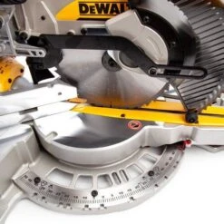 DeWALT DWS727 Afkortzaag - 1600W - 250 X 30mm - DWS727-QS -Home gereedschap 99ca96b95084a41a424d446791d27d58