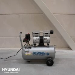 Hyundai 55754 Stille Compressor - 30L - 8bar -Home gereedschap bd5065f67039a74349c76ef8261e1bb4