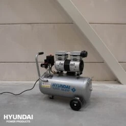 Hyundai 55754 Stille Compressor - 30L - 8bar -Home gereedschap d45d2c9d357fa63866407a7bd0db007c