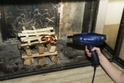 Weldy HG 330-B Heteluchtpistool Incl. 2 Mondstukken - 1600W -Home gereedschap e2b7f5913a87223c8652944812af4c5d 1